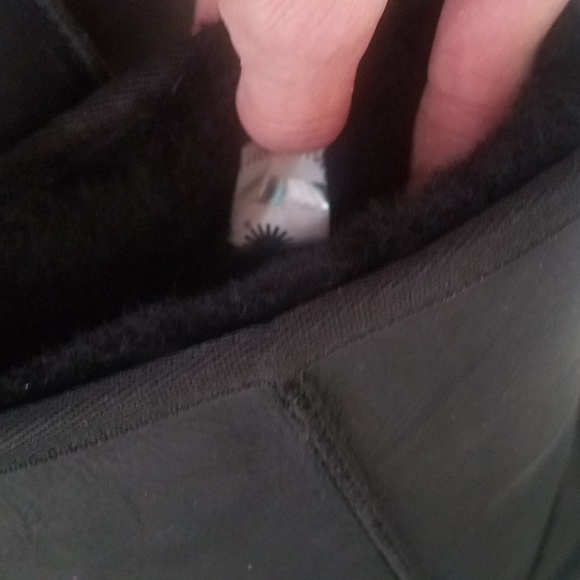 NIB UGG Waterproof Leather Shearling Classic Short Shearling Lined Boots Black - Picture 9 of 9